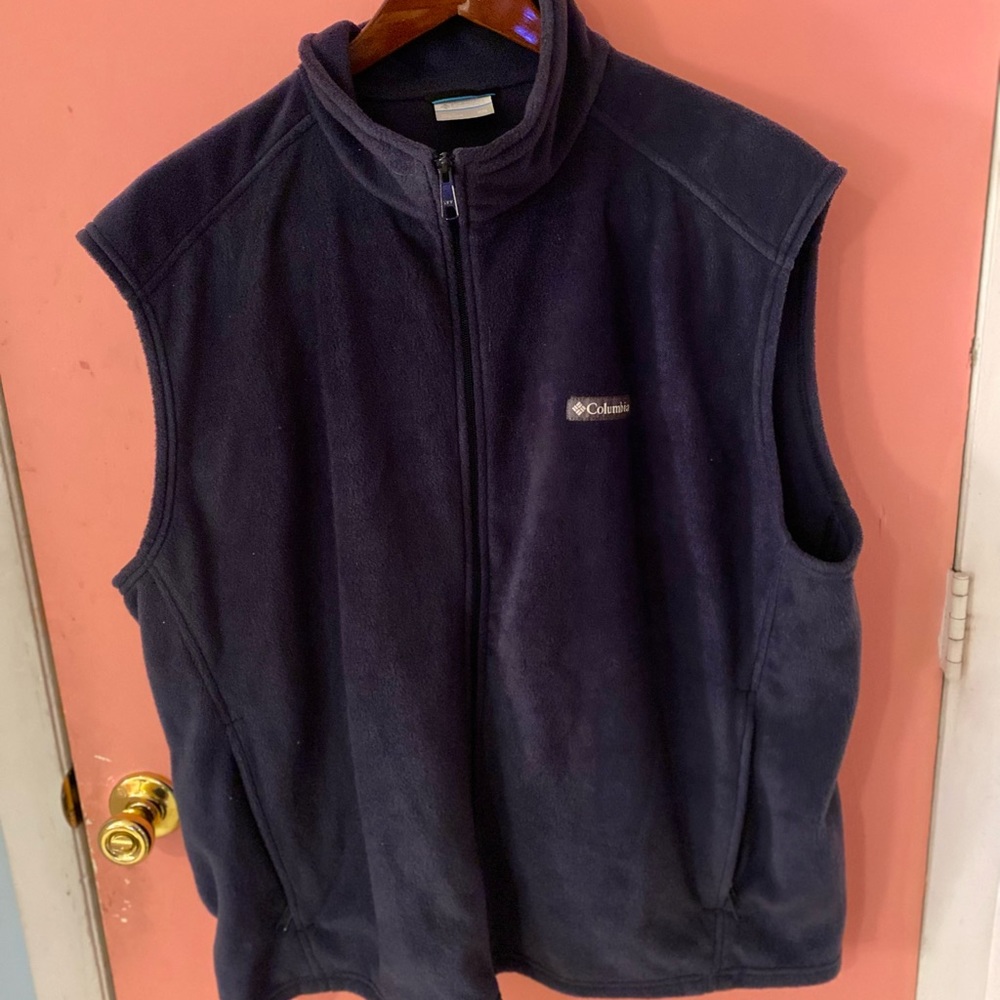 2 Columbia fleece vests, great condition.